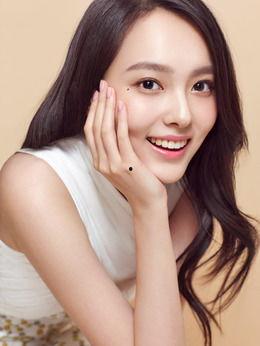 杨之楹个人资料,多才多艺的影视新星，从校园到荧幕的华丽蜕变